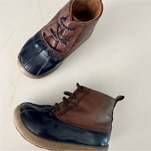 Baby /toddler duck rain boots/ perfect to match with mama!